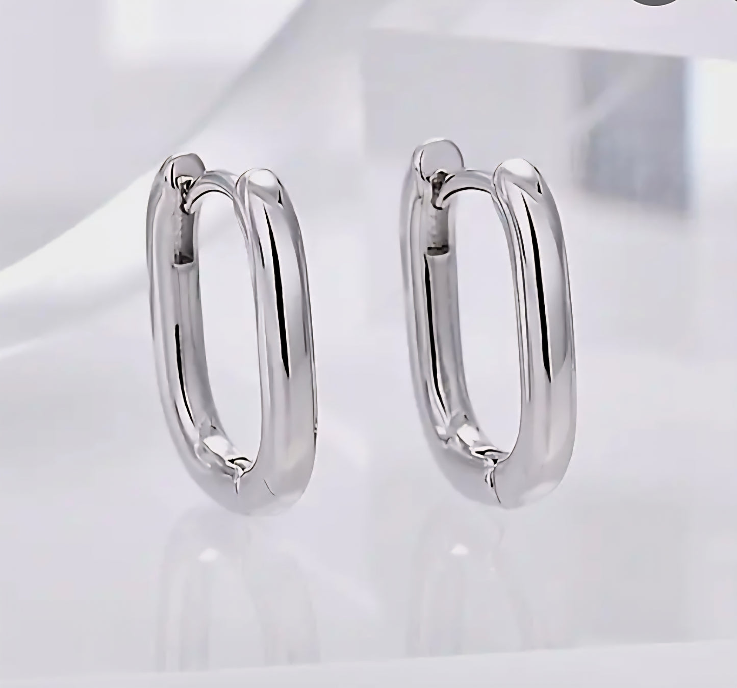 Boucle d'oreille en forme de U